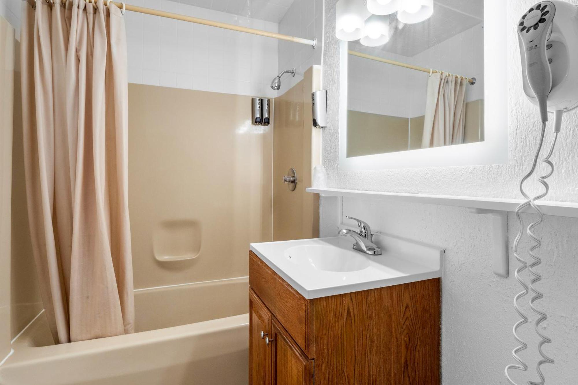 Americas Best Value Inn Jonesville/Hillsdale Ngoại thất bức ảnh