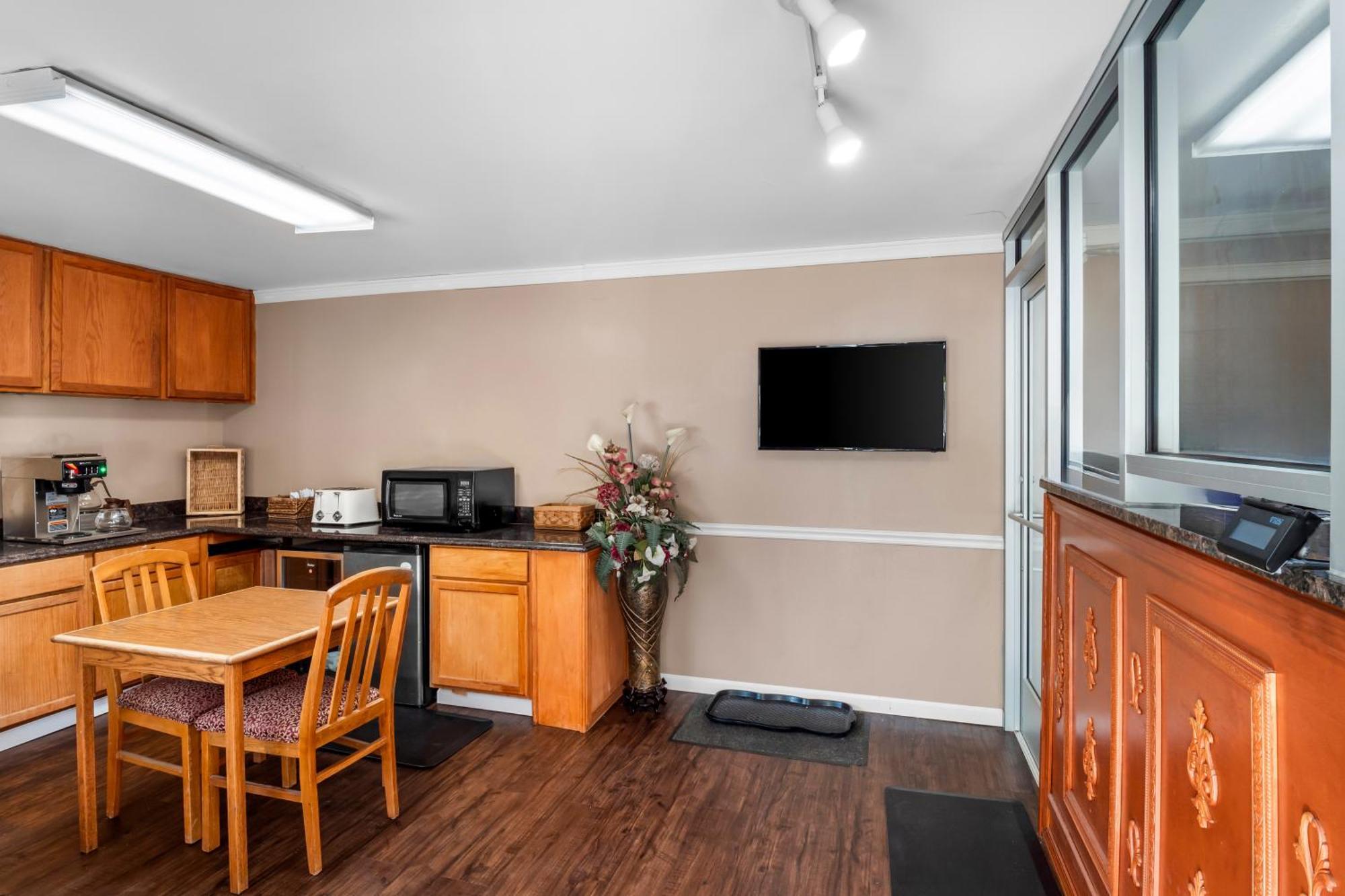 Americas Best Value Inn Jonesville/Hillsdale Ngoại thất bức ảnh