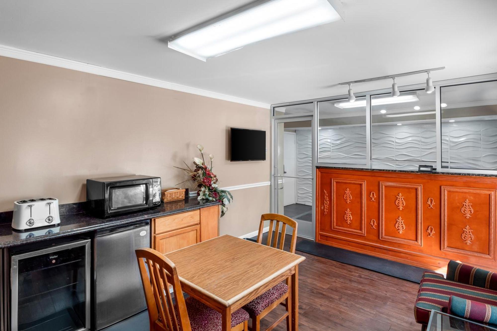 Americas Best Value Inn Jonesville/Hillsdale Ngoại thất bức ảnh